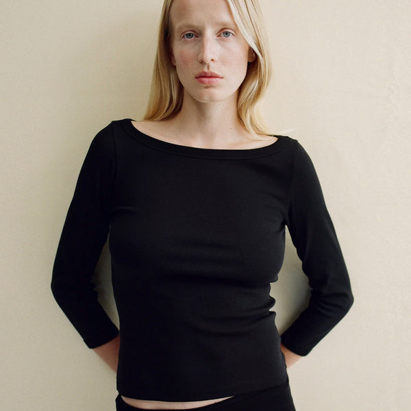 STEFFI TEE IN BLACK
