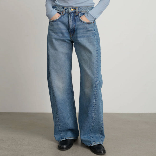 Relaxed Cuffed Lasso Jeans in Jane Wash