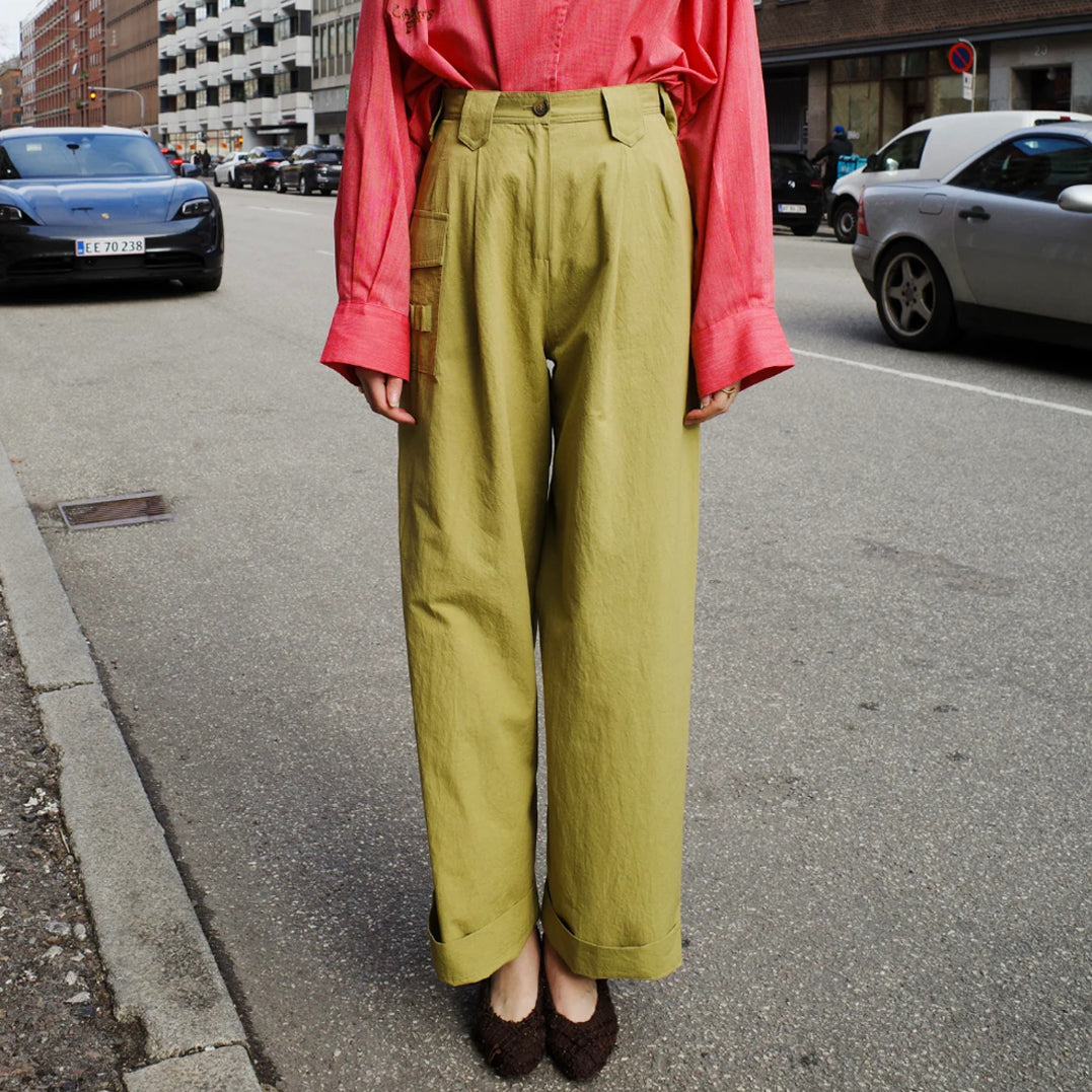 Beatrice Pants in Bright Olive
