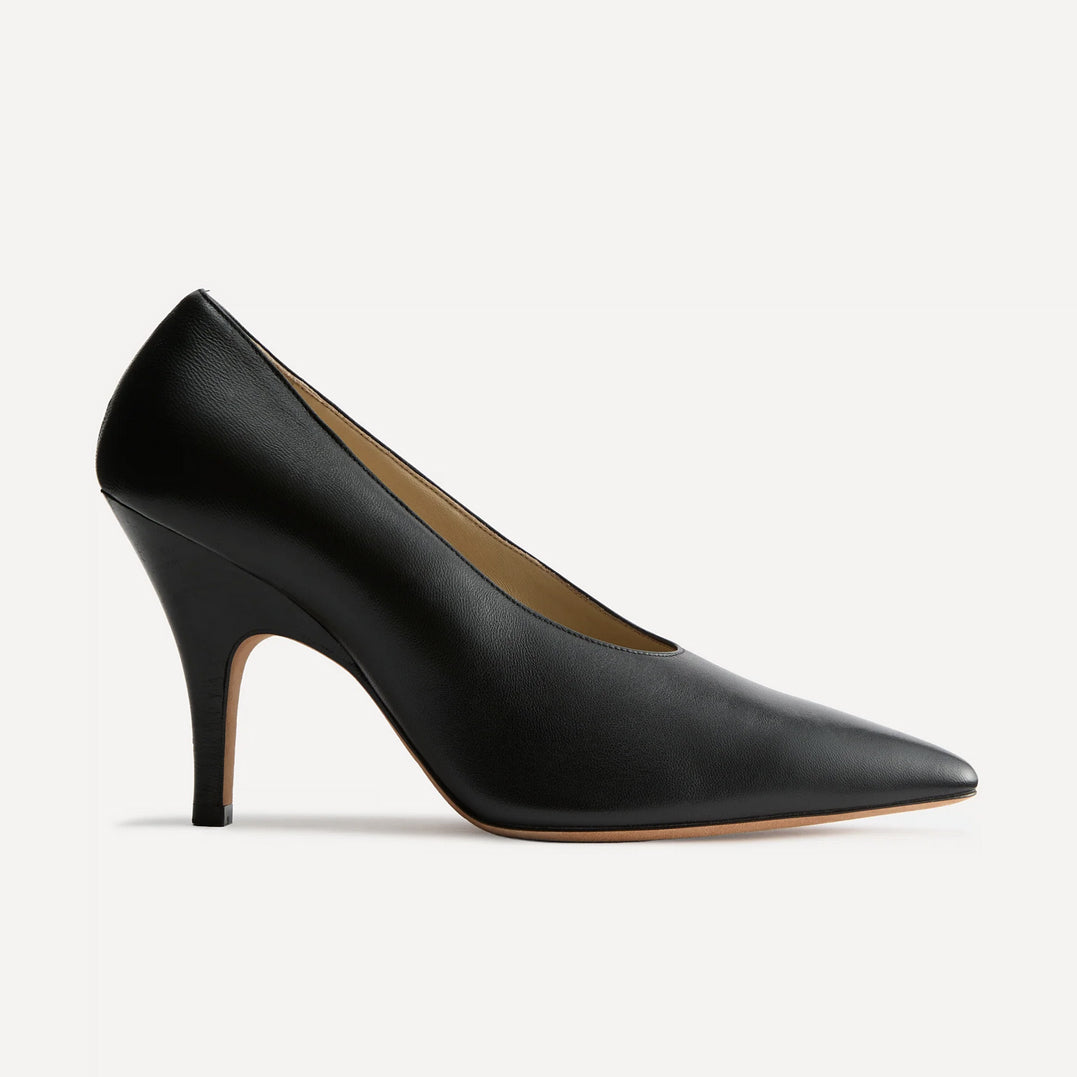 Petra Pump in Black Lather
