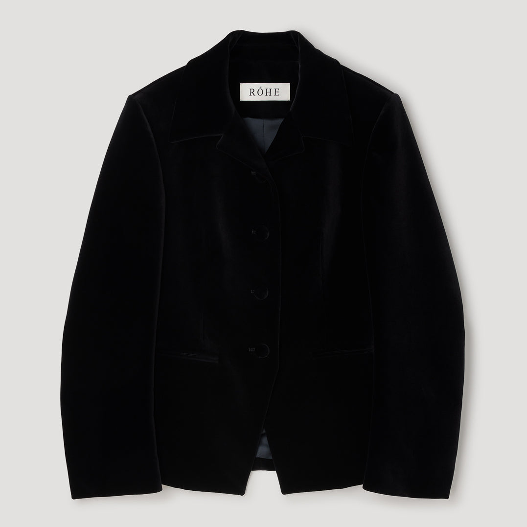 Classic Fitted Velvet Blazer in Black