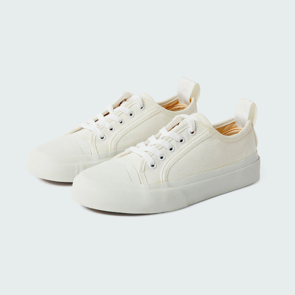 Byrd Low Top Sneaker in Cream