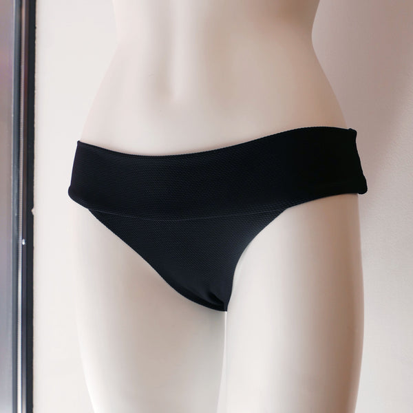 Paula Bikini Bottom in Textured Black