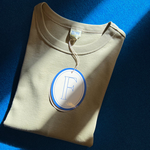 CAR TEE IN KHAKI