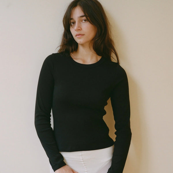 MAX TEE IN BLACK