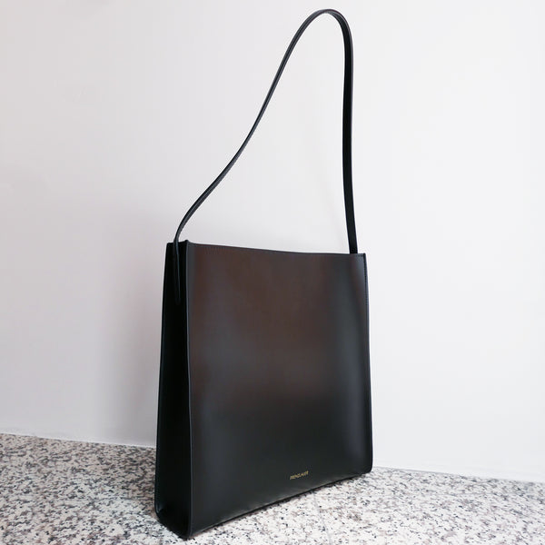 MIESROHE ／ SQUARE LEATHER BAG BLACK FRENZLAUERsquareblack_grande.
