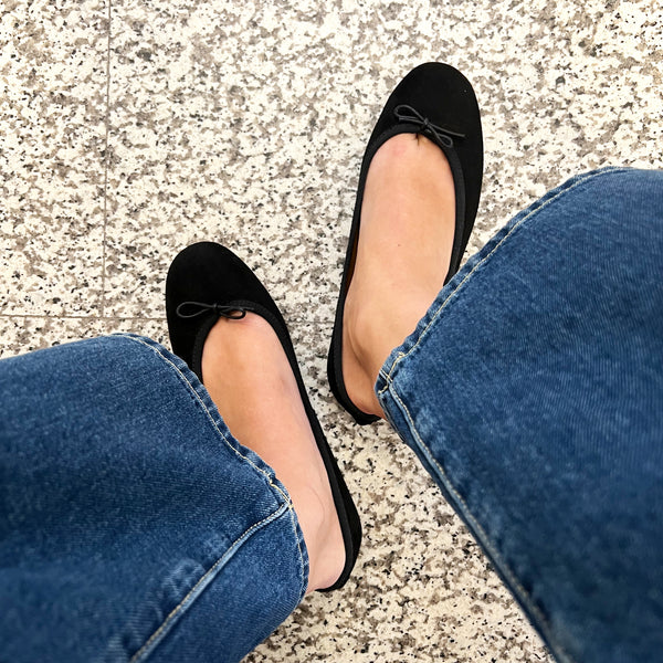 Capri Ballerina in Suede Black