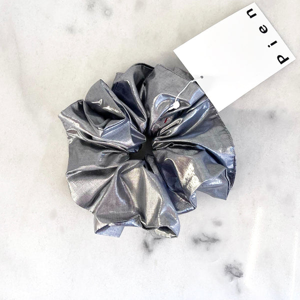 Scrunchie in Silver Taffeta