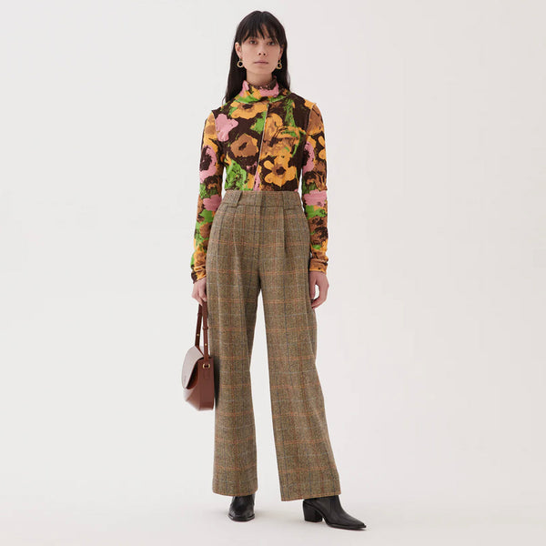Freya Trousers in Wool Herringbone Beige